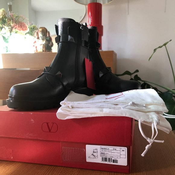 Valentino Garavani Combat Boots - Picture 2 of 5